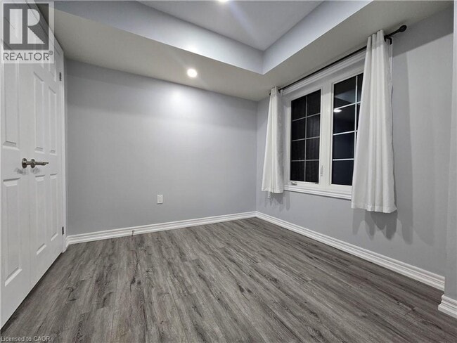 Building Photo - 404 Linden Dr