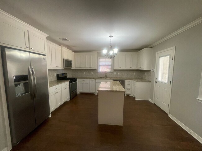 Foto del edificio - Broadmoor Gem! Come See Today!