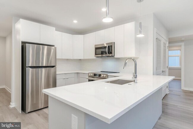 Building Photo - 3449 Scotts Ln