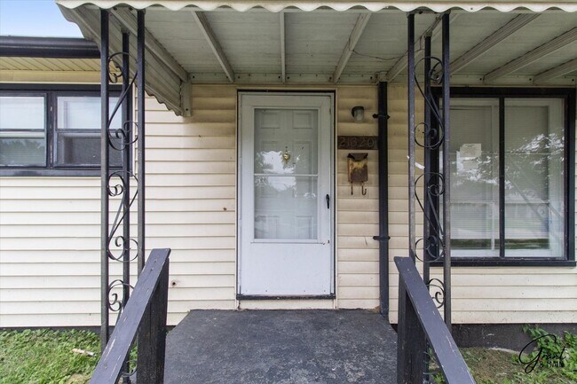 Building Photo - $1,250/month - 2 bedroom 1 bath