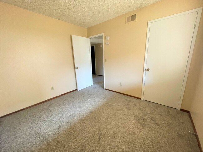Foto del edificio - Spacious Santee Condo- Move in Special