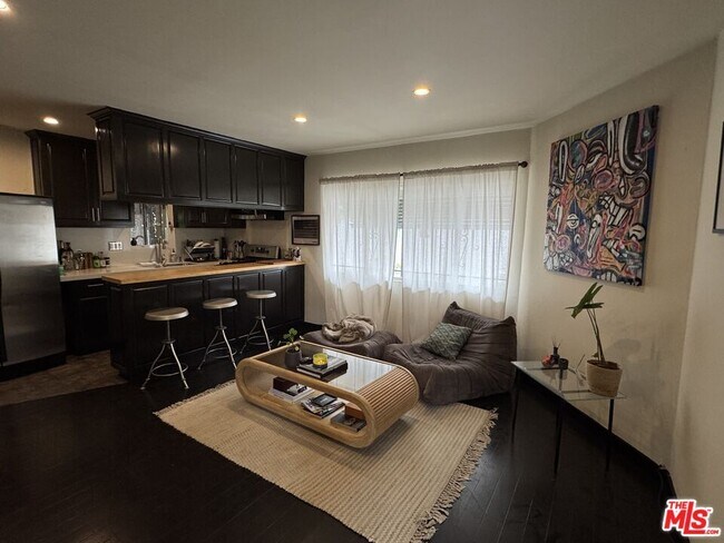Foto del edificio - 6356 W 6th St