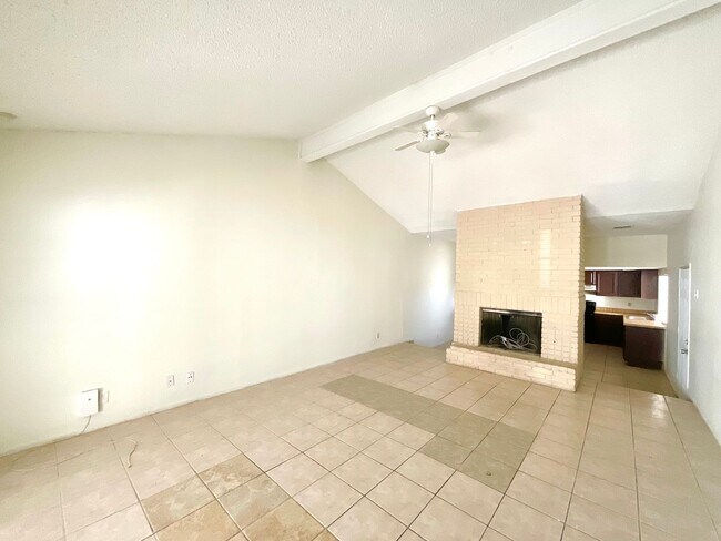 Building Photo - Single-Story Converse Home | Covered Patio & Appliances Included!