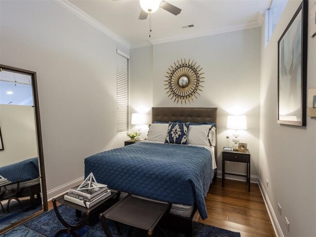 Foto del edificio - 907 W 9th St