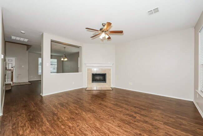 Building Photo - 916 Gillon Dr