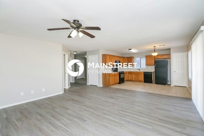 Building Photo - 4 Bedroom Pet-Friendly Home in Avondale, AZ with Main Street Renewal