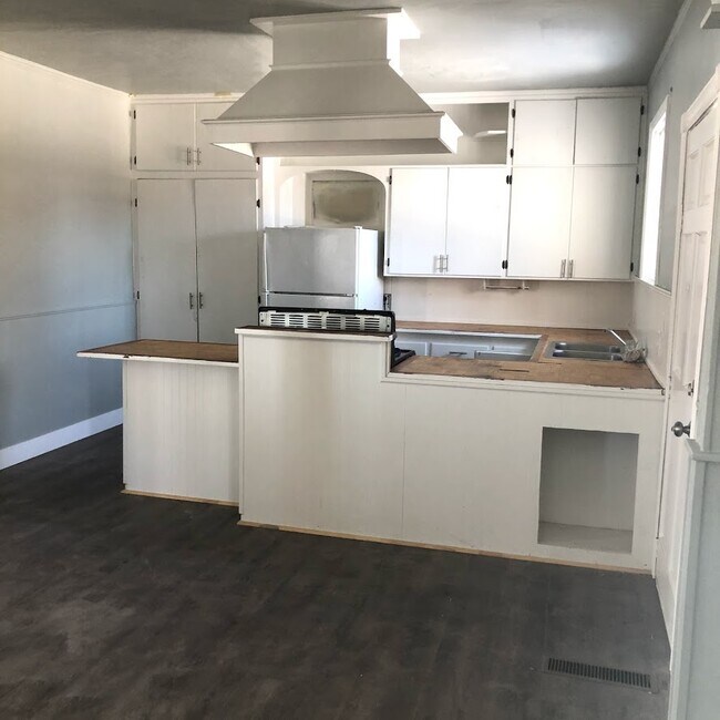 Building Photo - 357 S 100 W