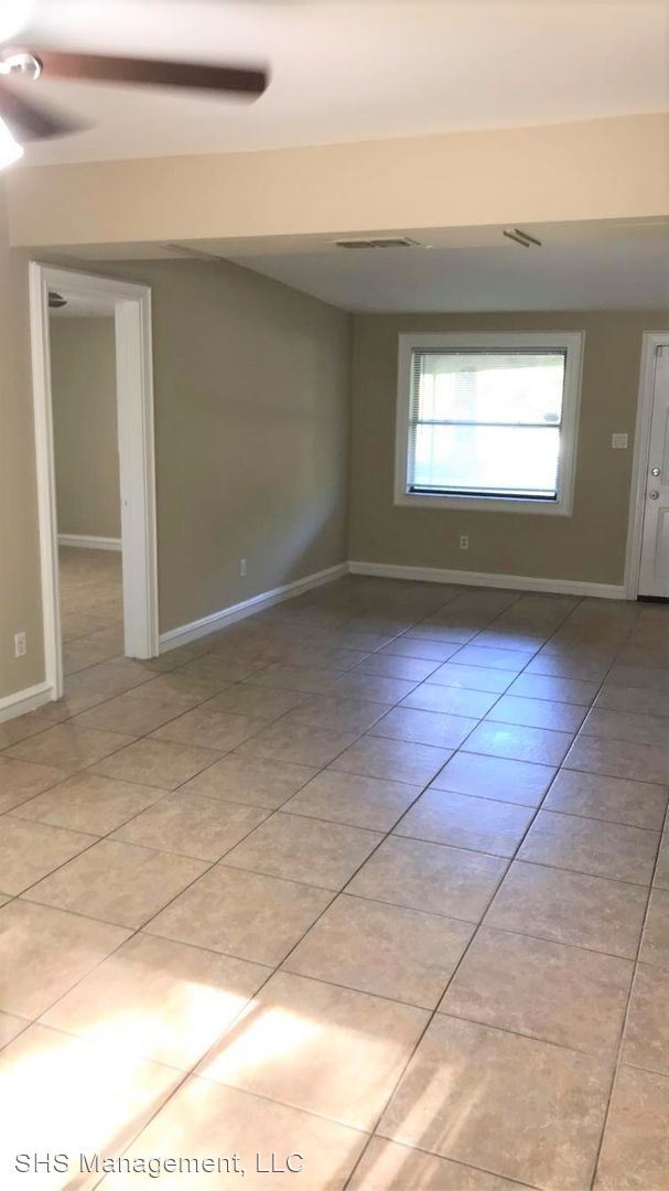 Building Photo - 4 br, 2 bath House - 211 North Lipona