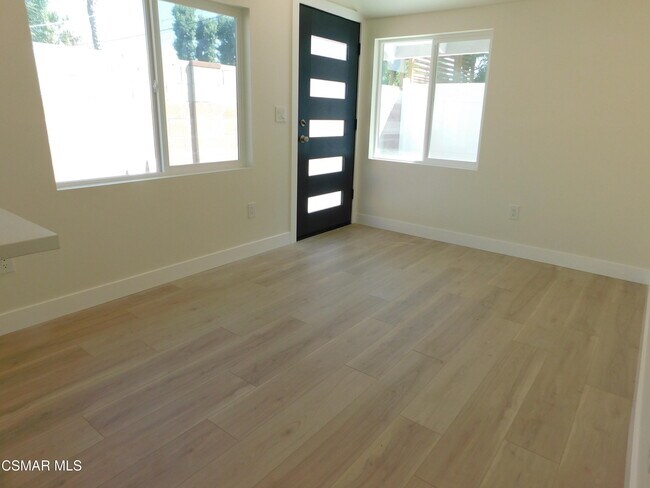 Foto del edificio - 7452 Ponce Ave