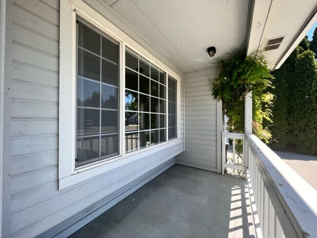 Foto del edificio - 8137 Waterfowl Ave