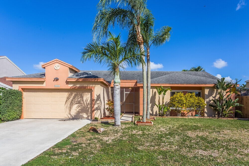 Foto principal - 9970 Robins Nest Rd