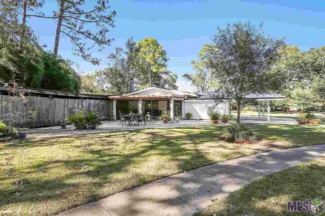 Photo - 8032 Sholar Dr House