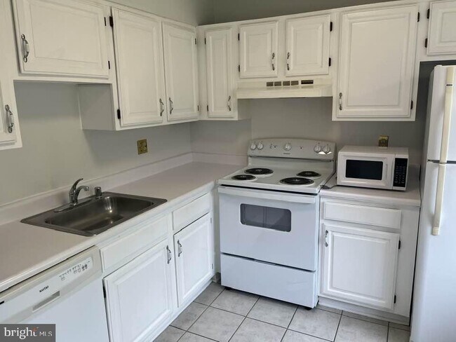 Building Photo - 2507 Glengyle Dr