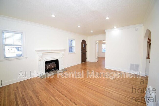 Foto del edificio - 1740 S Yorktown Ave