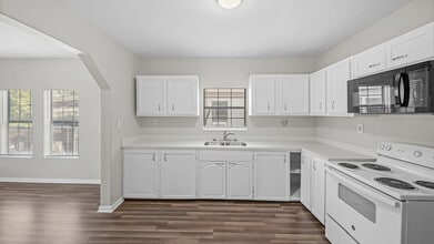 Building Photo - 1322 Magnolia St