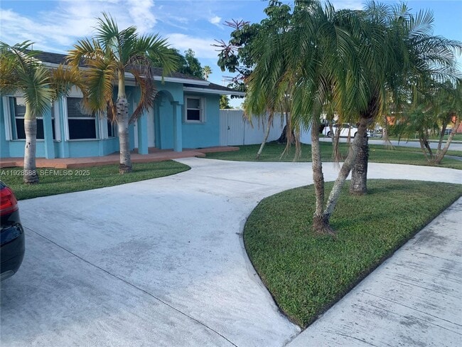 Foto del edificio - 14300 SW 105th Ave