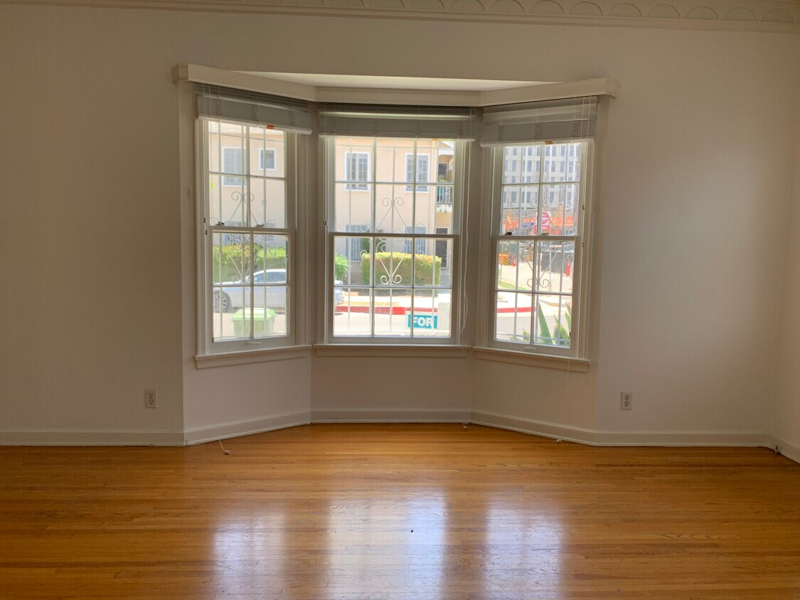 Foto principal - 6381 Orange St