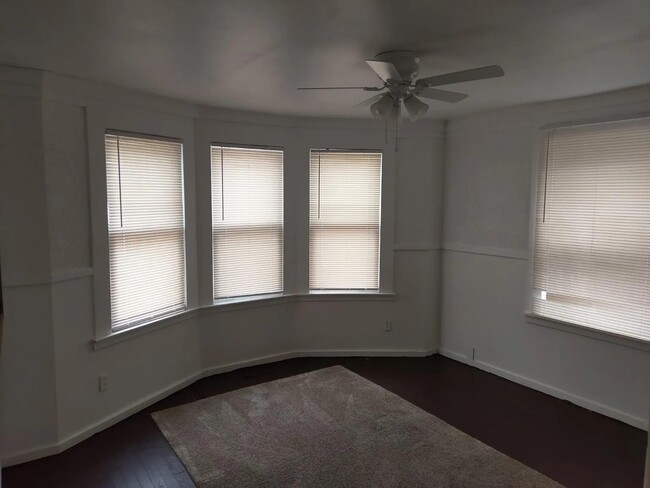 living room - 209 8th St