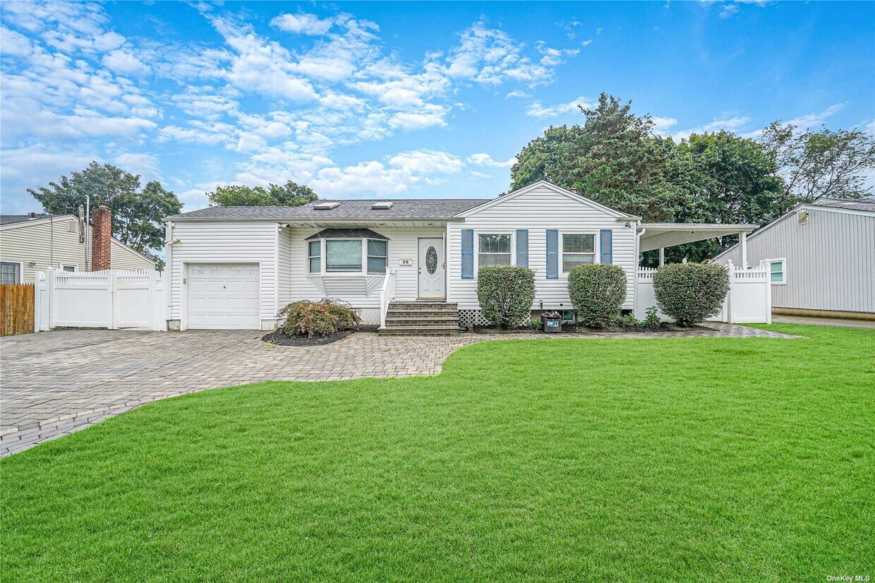 38 Morton St, Brentwood, NY 11717 House for Rent in Brentwood, NY