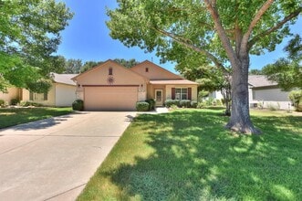 Building Photo - 508 Texas Dr