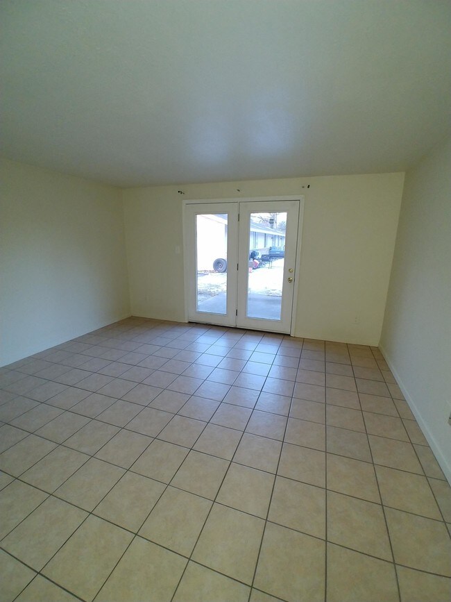 Foto del edificio - 3316 Hobson Rd