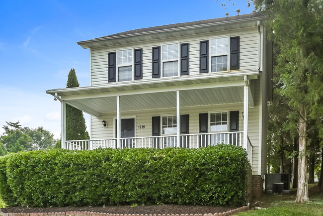 Building Photo - 1219 Piney Church Rd