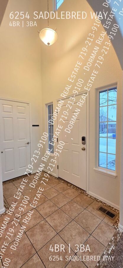 Foto del edificio - 6254 Saddlebred Way