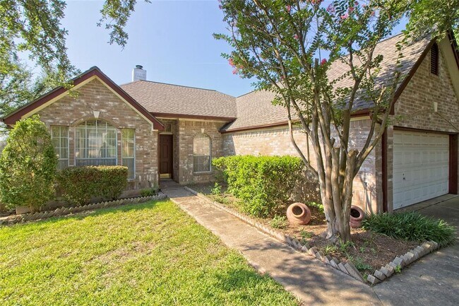 Building Photo - 108 Rio Vista Dr