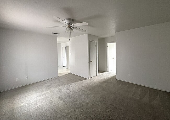 Foto del edificio - 1706 Windward Dr