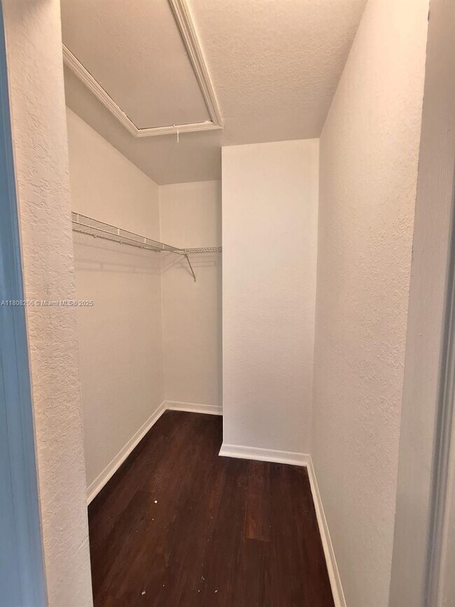 Building Photo - 1614 SE 31st Ct