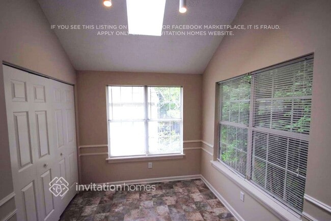 Foto del edificio - 5695 Western Hills Dr