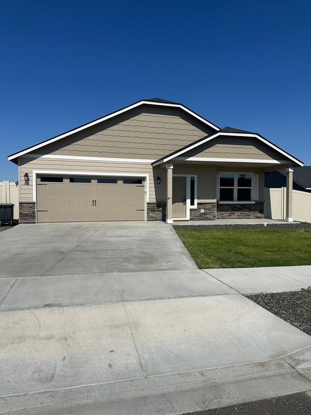 Primary Photo - New Construction Home For Rent. Ready Now!