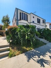Building Photo - 337 N Gardner St