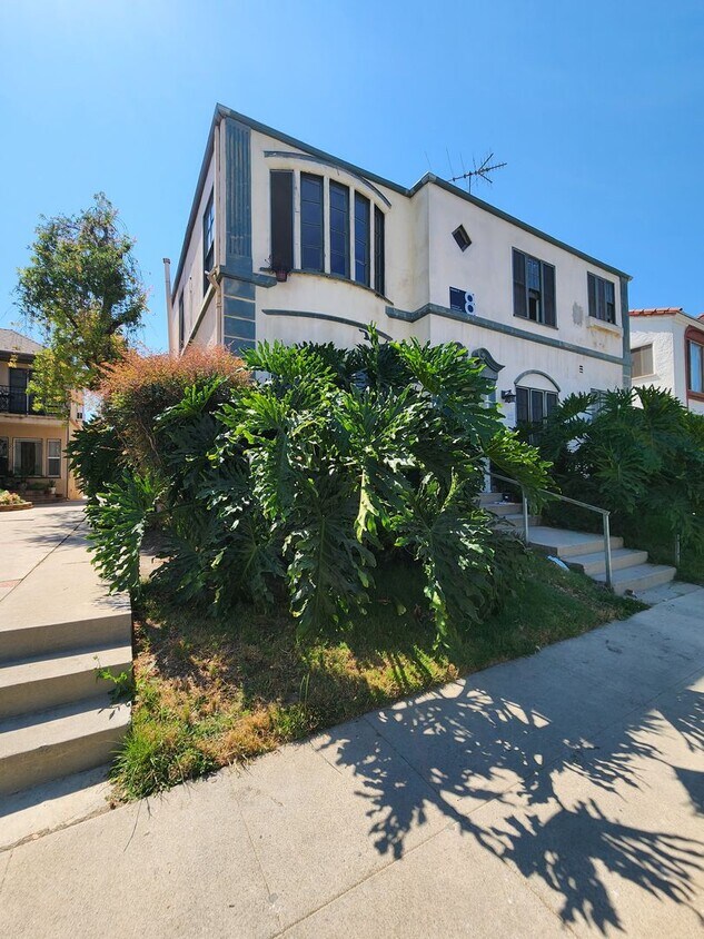 Foto principal - 337 N Gardner St