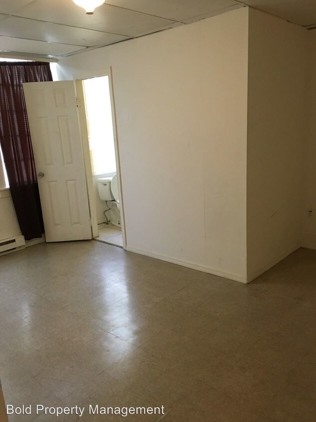 Building Photo - 208 Oley St