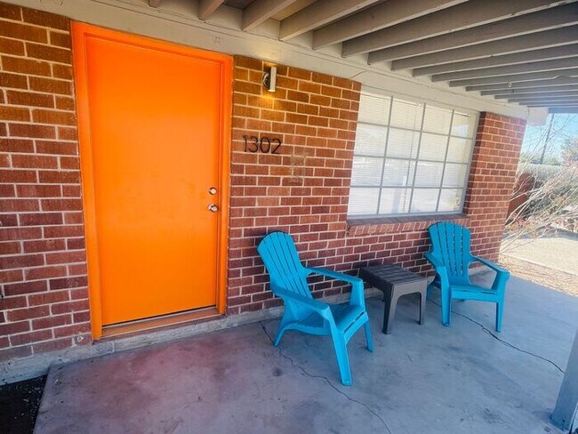 Foto del edificio - 1302 N Richey Blvd