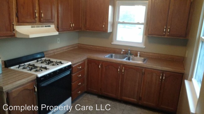 Building Photo - 1908 E Greenlawn Ct