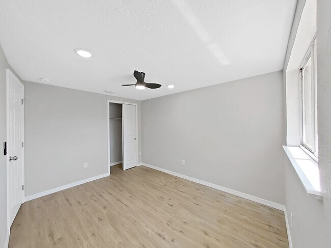 Building Photo - 10404 Hershey Rd