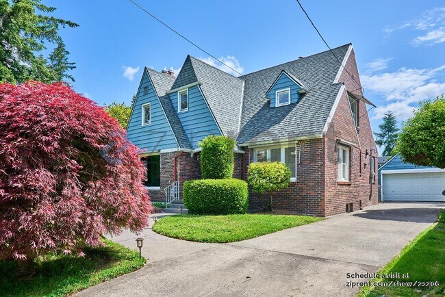 Building Photo - 3920 NE 37th Ave