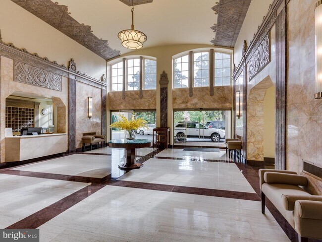 Foto del edificio - 2737 Devonshire Pl NW