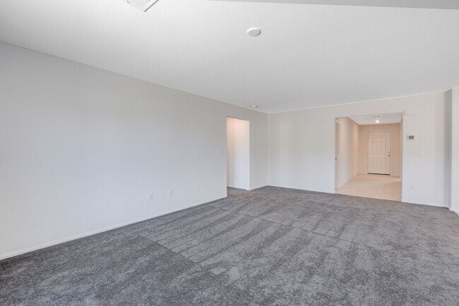 Foto del edificio - Newer Home in Indian Springs!