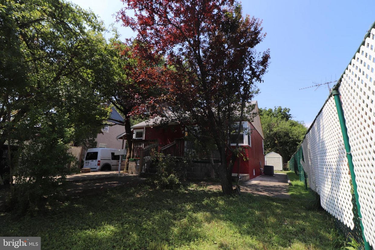 Photo - 817 Chillum Rd (Hyattsville, MD)