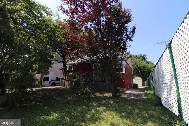 Photo - 817 Chillum Rd House