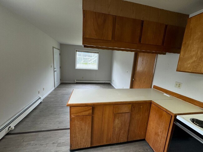 Foto del edificio - 1 BD, 1 BA Apartment Nestled Back on a Cul-de-Sac