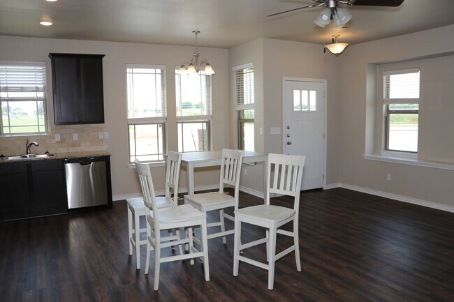 Foto del edificio - 748 Westfield Blvd