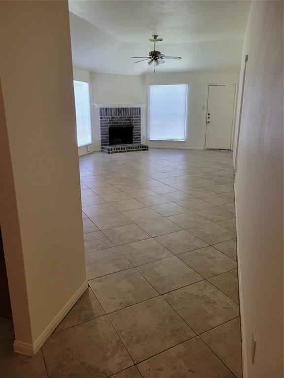 Building Photo - 18102 Almonte Ln