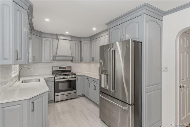 Foto del edificio - 1016 Oaks Dr