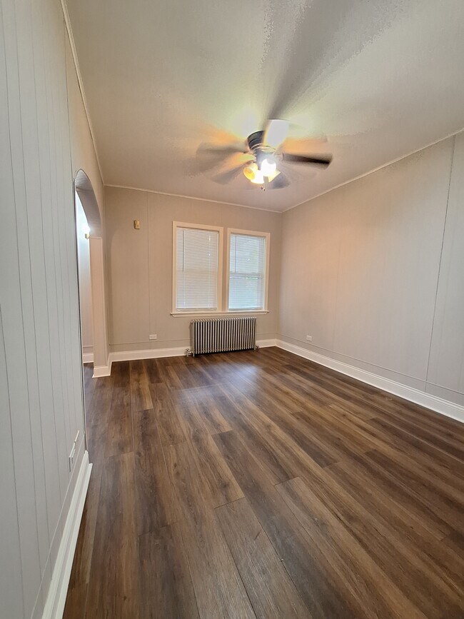 Foto del edificio - 2121 N Marmora Ave