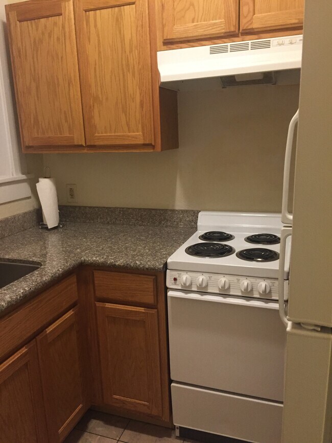 kitchen - 640 S 19th St