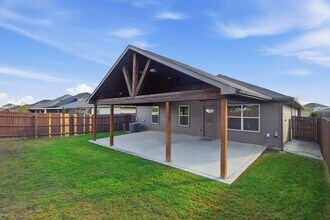 Building Photo - 11912 Jamie Dr